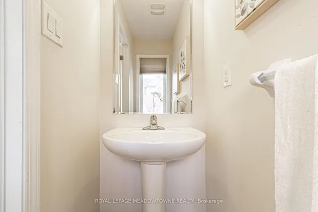 Additional image 15 of 217 Woodley Cres