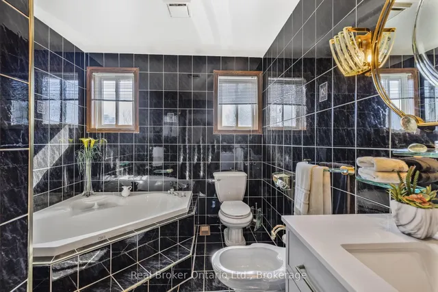 Additional image 23 of 266 Sumach Dr