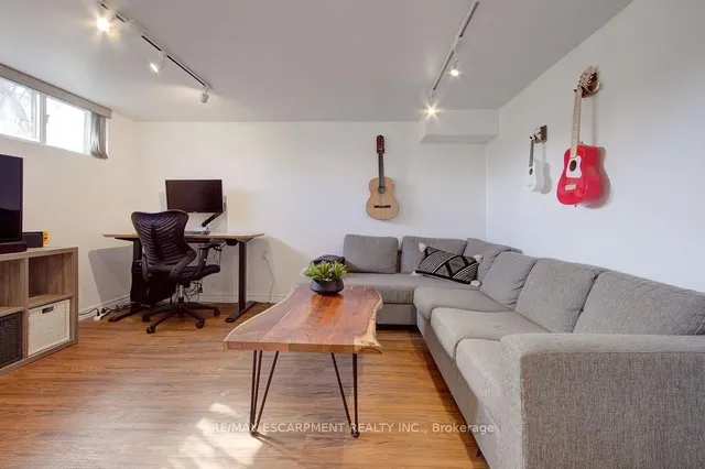 Additional image 18 of 2297 BARCLAY Rd