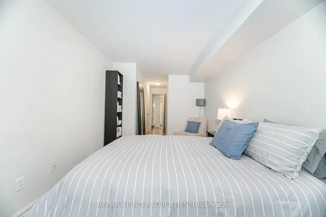 Additional image 28 of 33 University Ave Unit 704