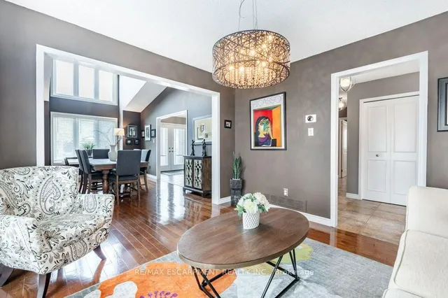 Additional image 13 of 14 Twin Crt