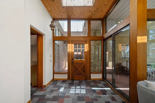 Additional image 20 of 33 Heathrow Dr