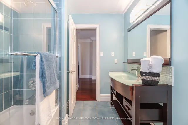 Additional image 36 of 915 Gaslight Way