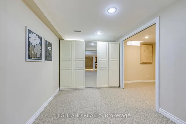 Additional image 44 of 1012 Glenbrook Ave