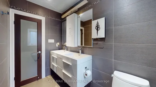 Additional image 23 of 165 Harewood Ave