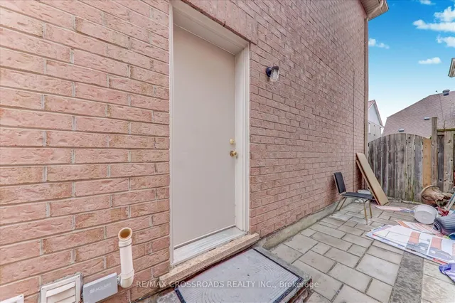 Additional image 23 of 19 Knotwood Cres