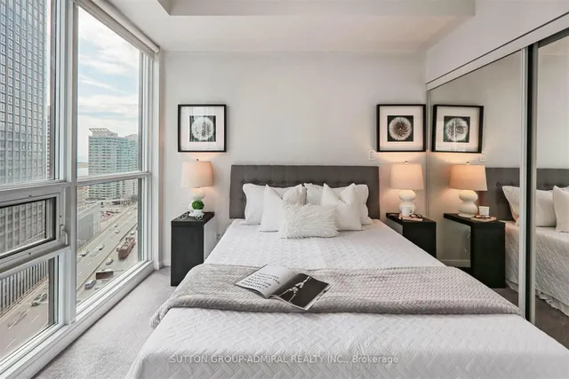 Additional image 33 of 55 Bremner Blvd Unit 1407