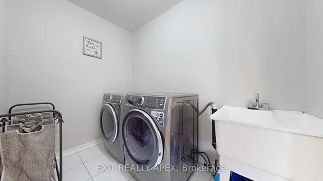 Additional image 36 of 77 Commodore Dr