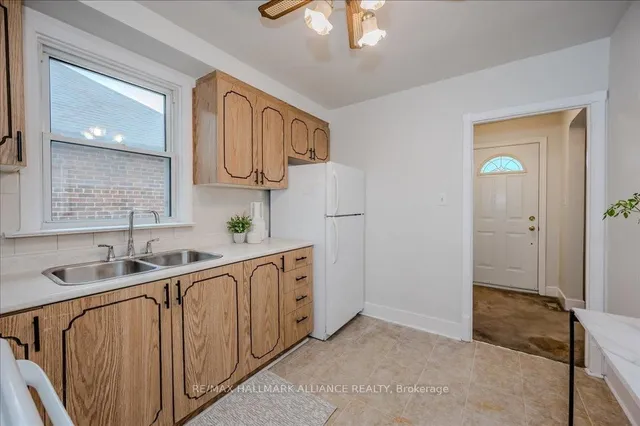 Additional image 15 of 49 Parker Ave