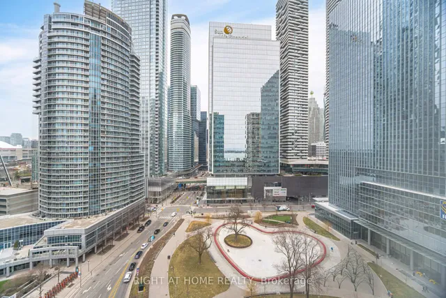 Additional image 32 of 77 Harbour Sq Unit 1812