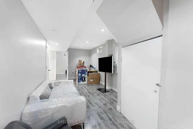 Additional image 41 of 11 Madronna Gdns