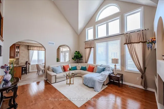 58 Kestrel St