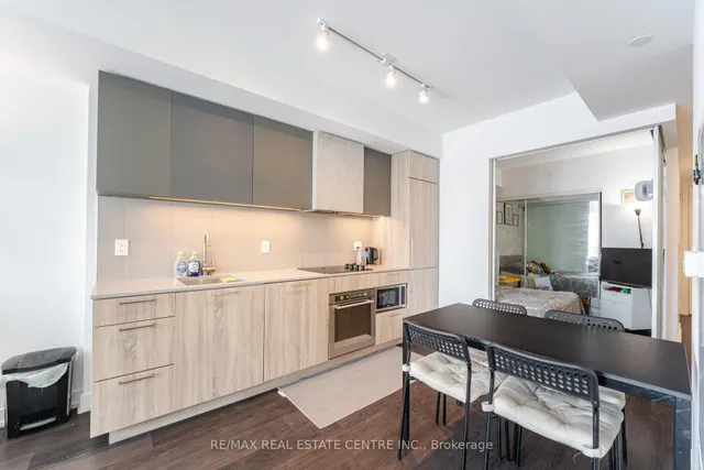 19 Western Battery Rd Unit 1012