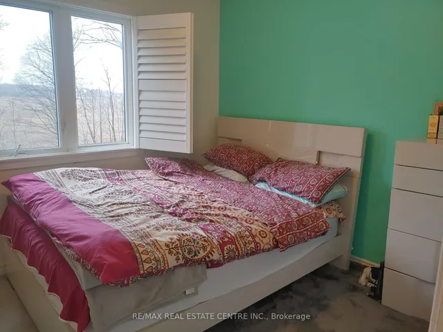 Additional image 10 of 340 Shady Glen Cres