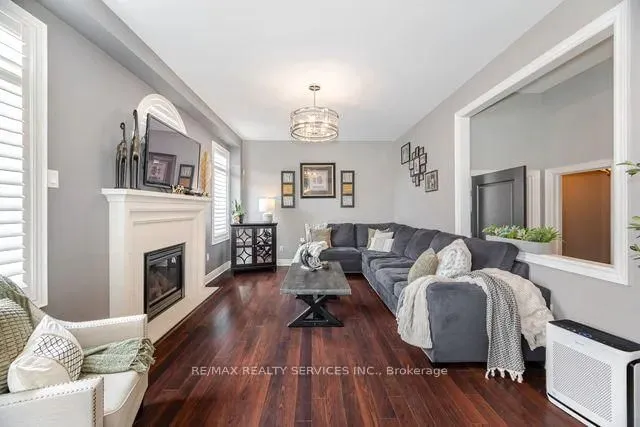 Additional image 14 of 17 Platform Cres