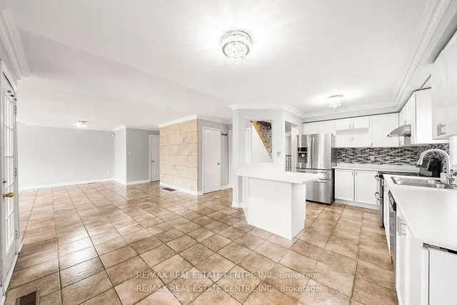 Additional image 12 of 49 Hollowgrove Blvd