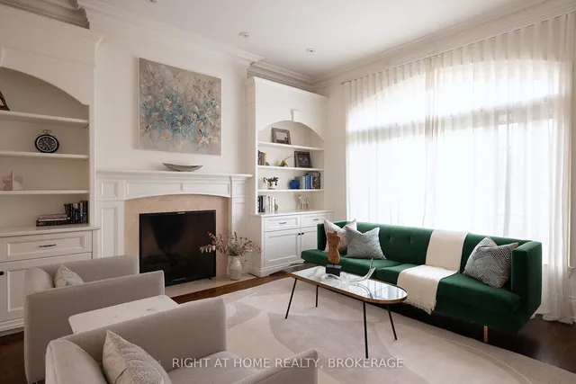 Additional image 2 of 179 Yonge Blvd