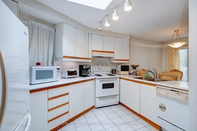 Additional image 7 of 465 Gladstone Ave