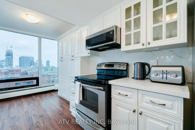Additional image 9 of 30 Wellington St Unit #1404