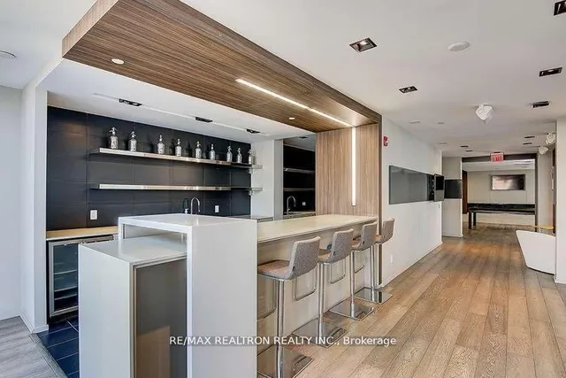 Additional image 12 of 101 Peter St Unit 603