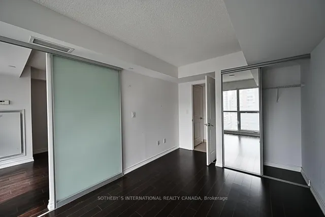 Additional image 31 of 386 Yonge St Unit 1021