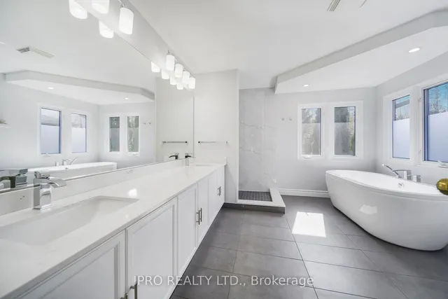 Additional image 16 of 124 Barr Cres