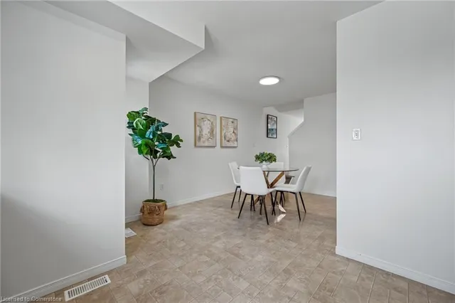 Additional image 15 of 155 Highland Cres Unit 8