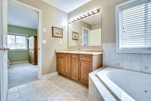 Additional image 30 of 43 Woodlawn Crt