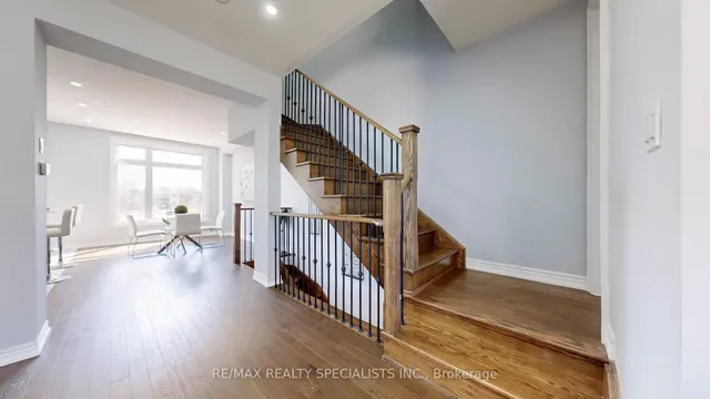 Additional image 19 of 6 QUEENPOST Dr