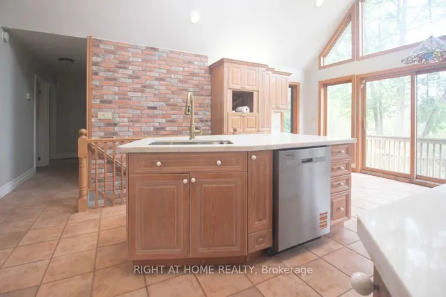 Additional image 6 of 144 Wellington St