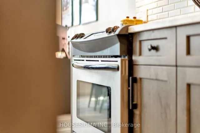 Additional image 15 of 410 King St Unit 118