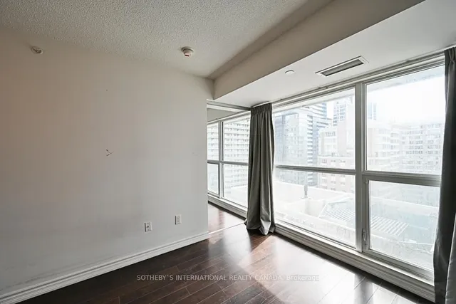 Additional image 44 of 386 Yonge St Unit 1021