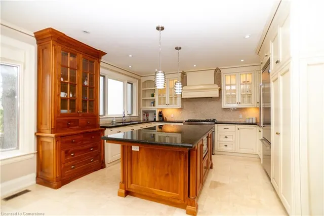 Additional image 6 of 136 Humbercrest Blvd