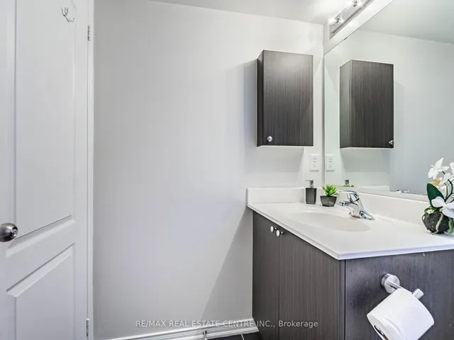 Additional image 43 of 2460 Post Rd Unit 3