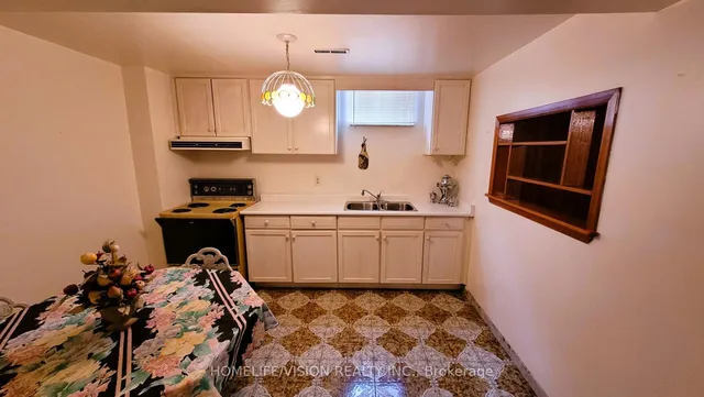 Additional image 13 of 341 Hullmar Dr