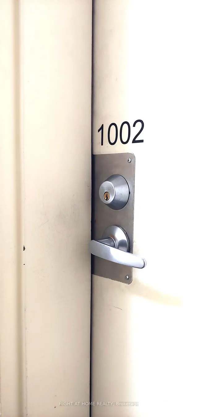 Additional image 8 of 64 Benton St Unit 1002