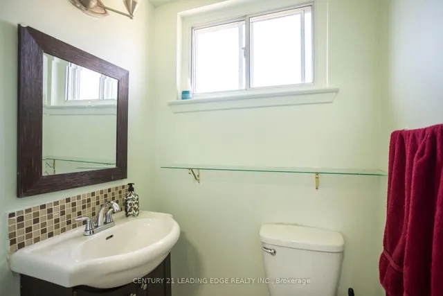 Additional image 32 of 111 Folkstone Cres