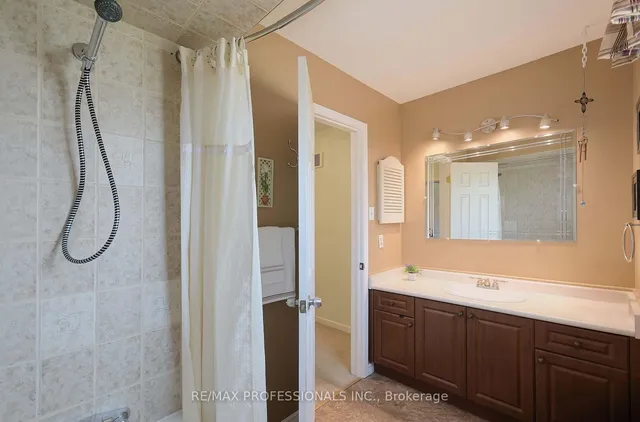 Additional image 32 of 7 Dalzell Ave