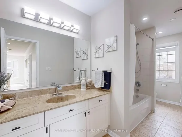 Additional image 40 of 652 Rayner Crt