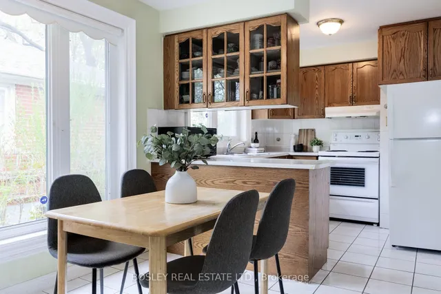 Additional image 7 of 106 Brenda Cres