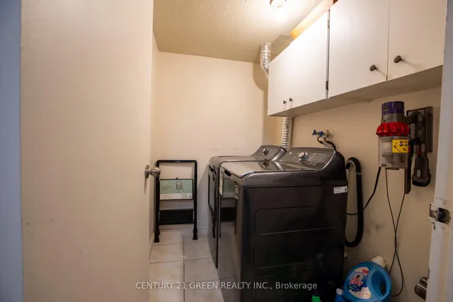 Additional image 32 of 366 The East Mall N/A Unit 322