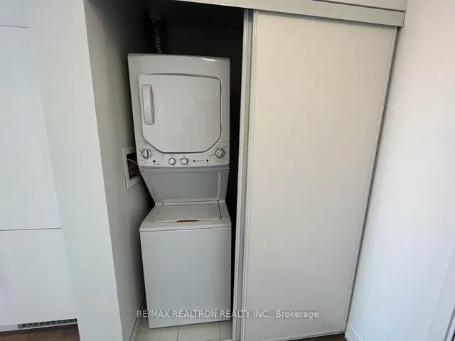 Additional image 22 of 270 Dufferin St Unit 602