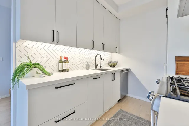 Additional image 11 of 126 Spadina Rd Unit 4