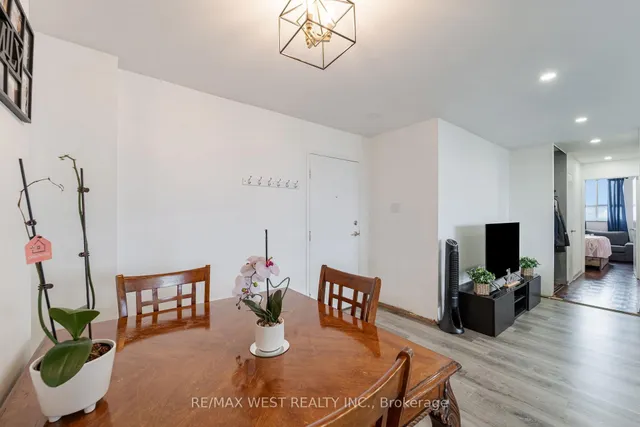 Additional image 4 of 1615 Bloor St Unit 1001