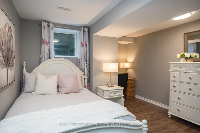 Additional image 9 of 476 Laundon Terr