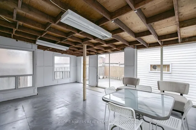 Additional image 13 of 39 Saddletree Tr