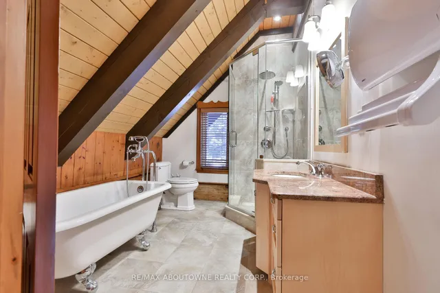 Additional image 30 of 270 North Shore Blvd