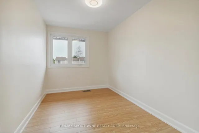 Additional image 32 of 16 Jasmine Sq