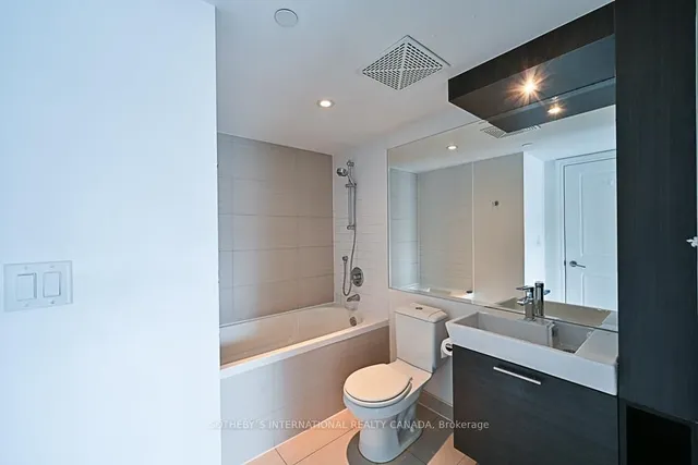Additional image 37 of 386 Yonge St Unit 1021