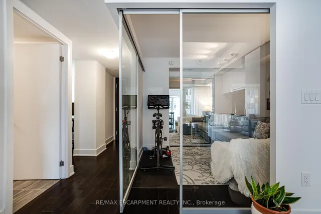 Additional image 20 of 955 BAY St Unit 1809